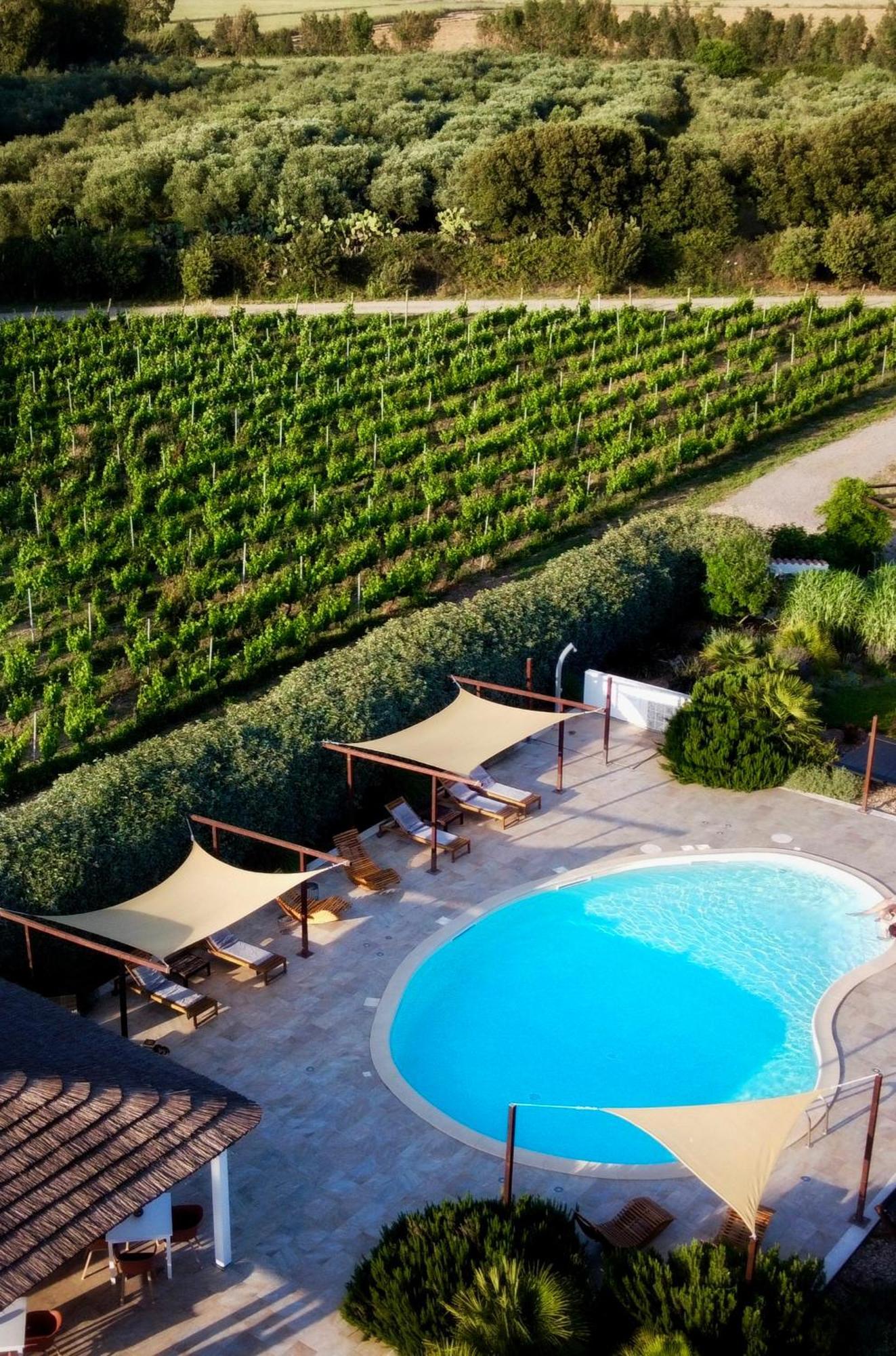 Is Cheas Wine Farm Boutique Hotel San Vero Milis Bagian luar foto