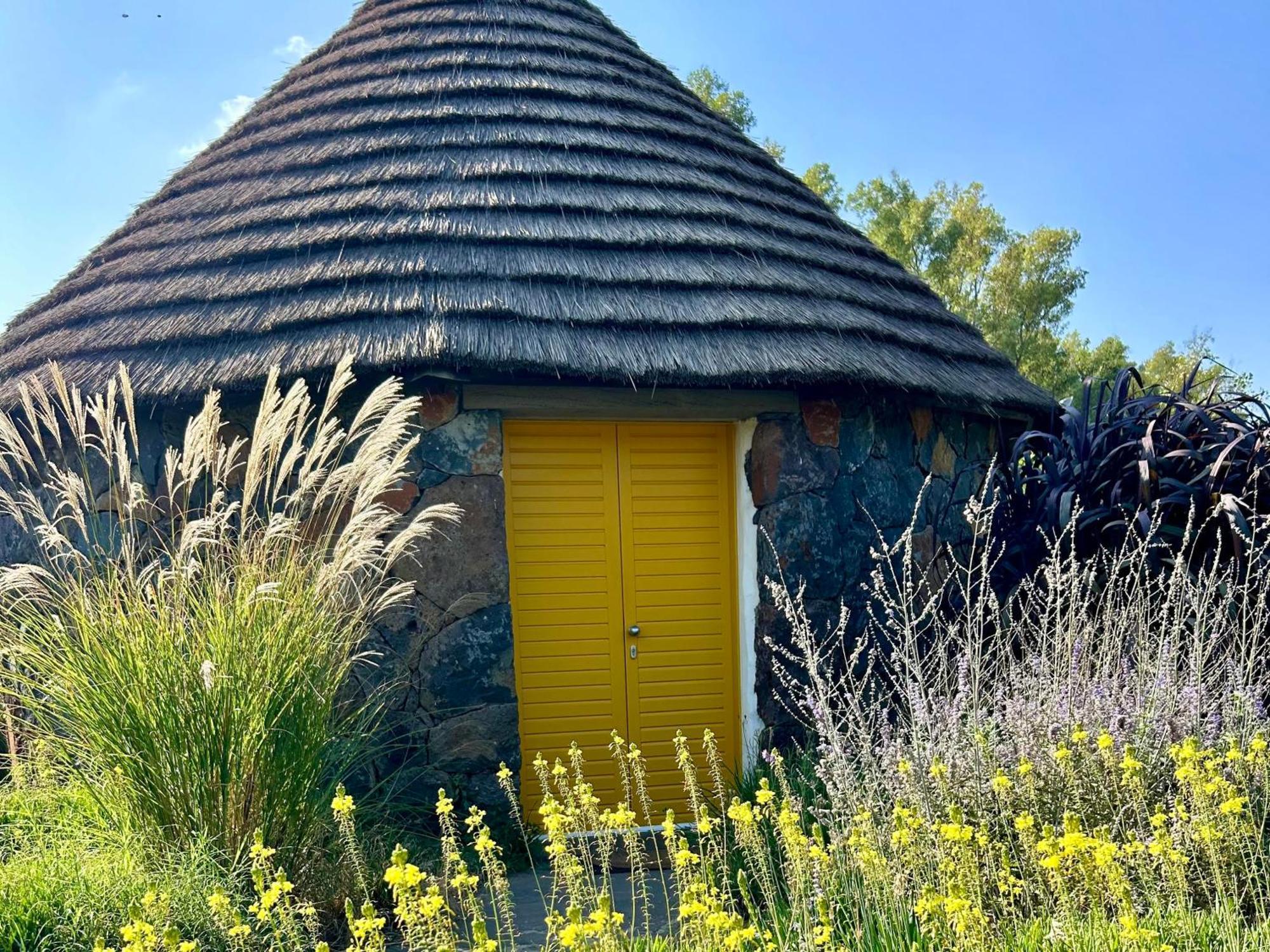 Is Cheas Wine Farm Boutique Hotel San Vero Milis Bagian luar foto